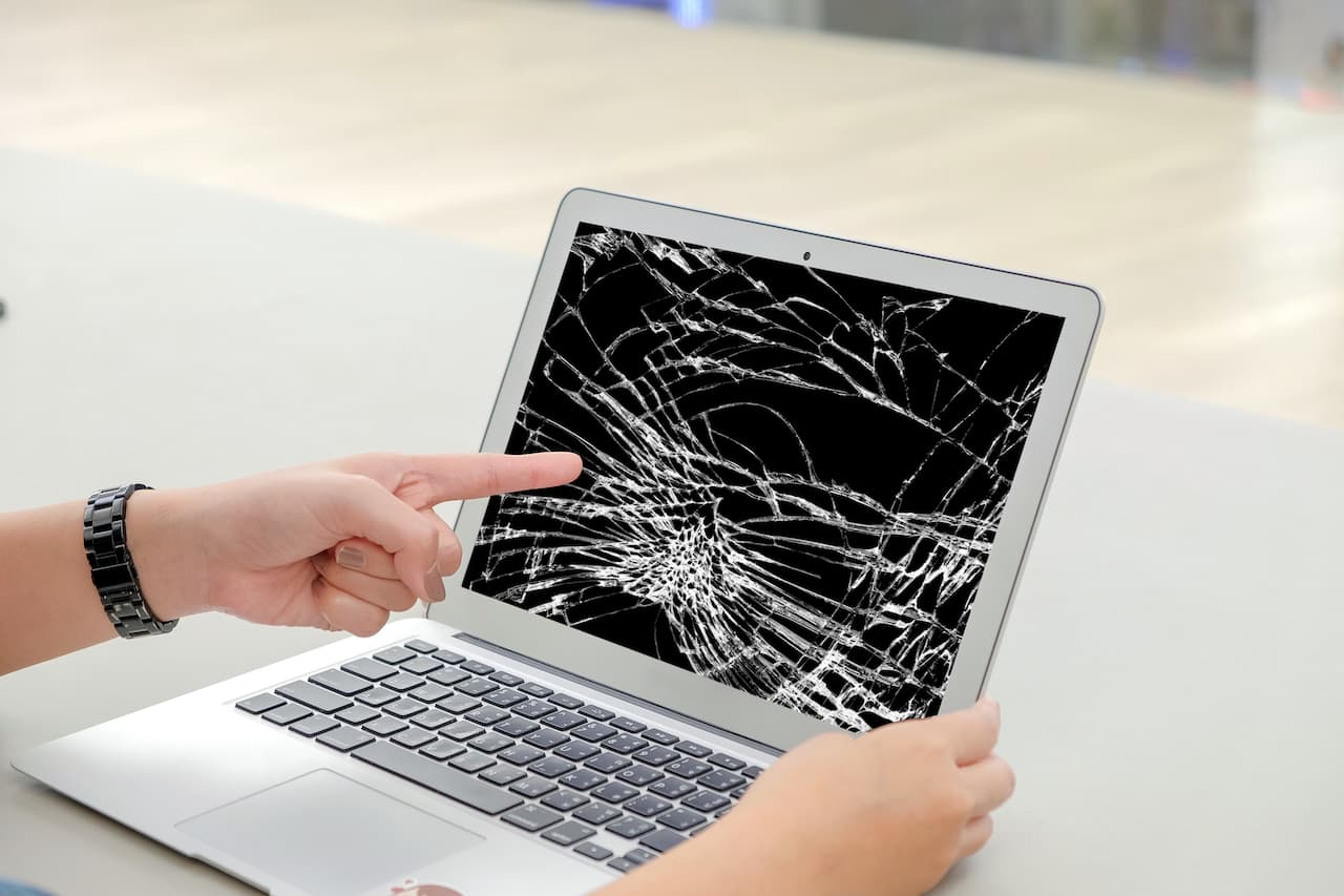 apple macbook broken screen repair